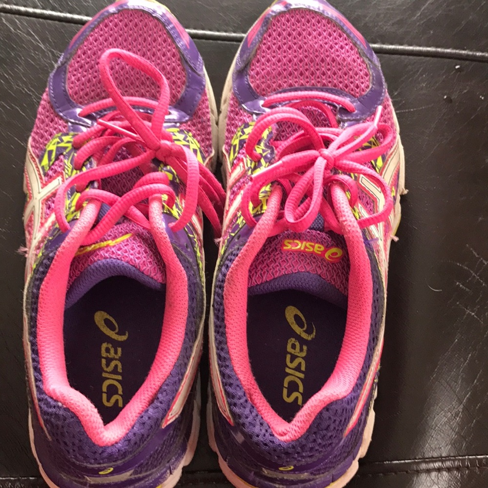Asics tennis shoes